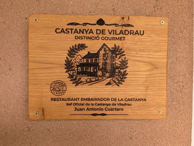 Placa Embaixador de la Castanya de Viladrau — Distinció Gourmet — Xef Oficial Juan Antonio Cuartero
